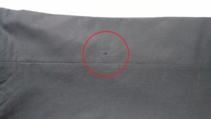 ニコルパンツの膝穴あき